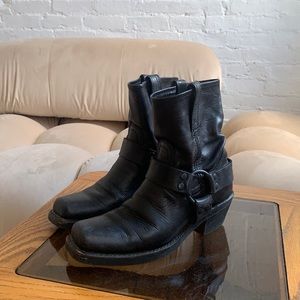 Frye Harness 8R Short Boots - Women’s in Black